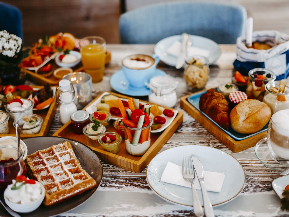 Frühstück im Café Heimathafen Gedeckter Frühstückstisch im Café Heimathafen in Steinhude