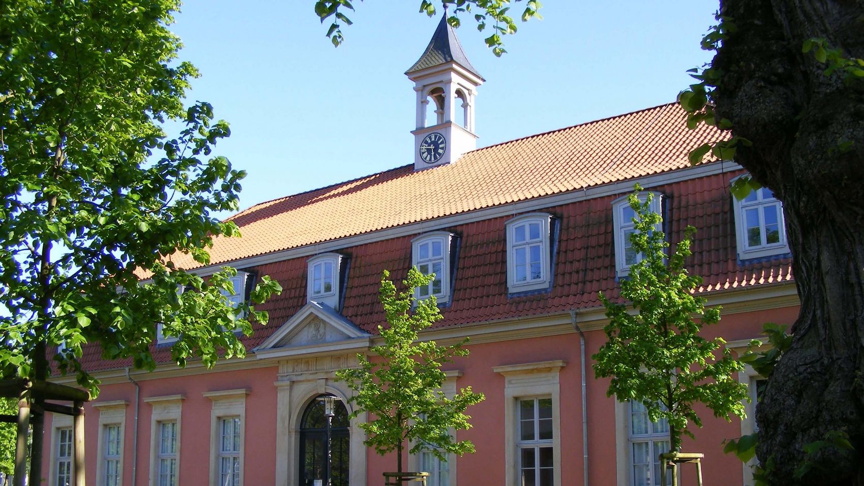 Gästeführungen Rehburg-Loccum Machen Sie eine Zeitreise in das Kur- und Badeleben des frühen 19. Jahrhundert in der Romantik Bad Rehburg