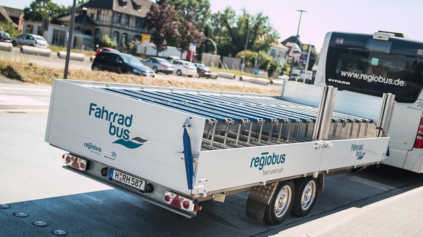Fahrradbus Der Fahrradbus am Steinhuder Meer mit Fahrradanhänger