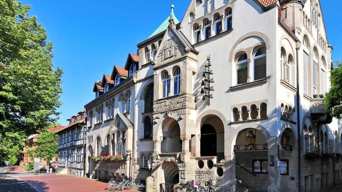 Rathaus in Wunstorf Das Rathaus in Wunstorf an einem sonnigen Tag