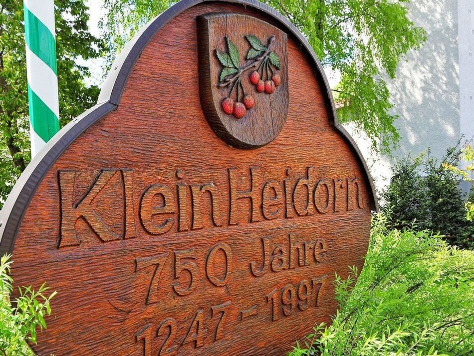 Klein Heidorn Ein Schild in Klein Heidorn. Das Schild zeigt den Schriftzug