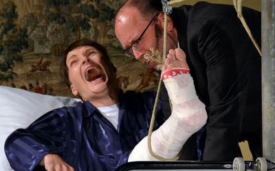 Going East Liebesküsse aus Moskau 2014 Waldbühne Otternhagen Untersuchung eines Patienten 2014 Waldbühne Otternhagen