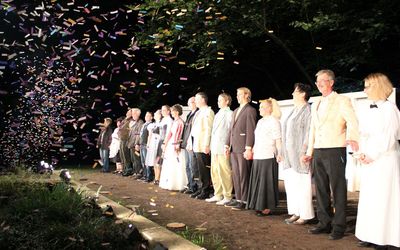 Die Heiratsvermittlerin 2011 Waldbühne Otternhagen Schlussapplaus für die Schauspieler 2011 Waldbühne Otternhagen