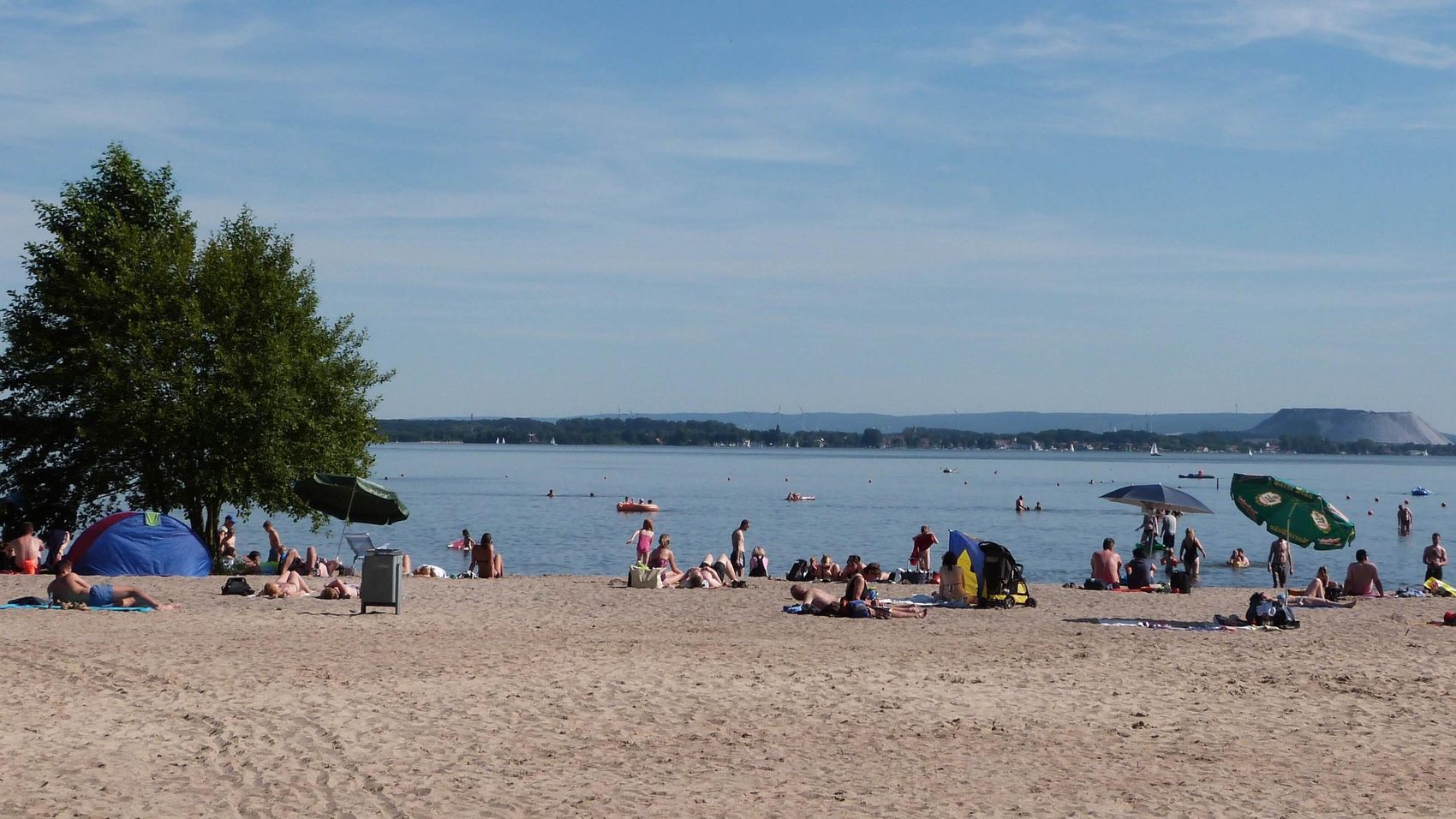 Badestrand Mardorf Der Badestrand in Mardorf ist am einem schönen Sommertag gut besucht