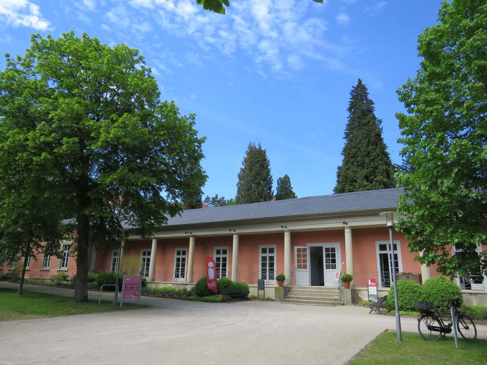 Touristinfo Bad Rehburg Die Touristinfo in Bad Rehburg ist in den Anlagen der Romantik Bad Rehburg untergebracht