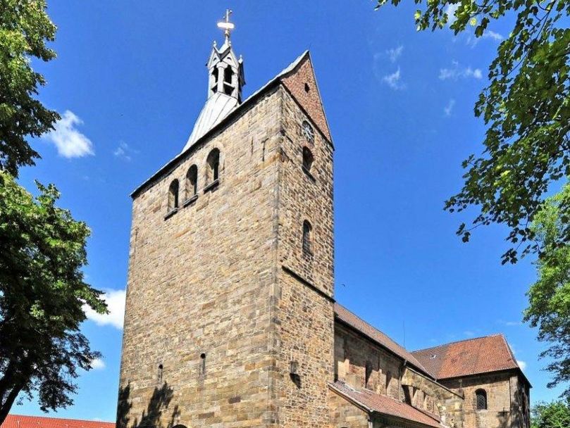 Stiftskirche Wunstorf Die Stiftskirche in Wunstorf an einem sonnigen Sommertag