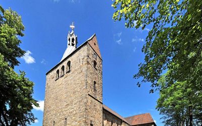 Stiftskirche Wunstorf Die Stiftskirche in Wunstorf an einem sonnigen Sommertag