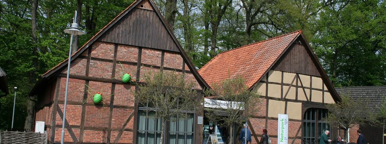 Naturparkinfo Steinhude Das Naturparkinfozentrum im Scheunenviertel in Steinhude beherbergt eine naturkundliche Ausstellung