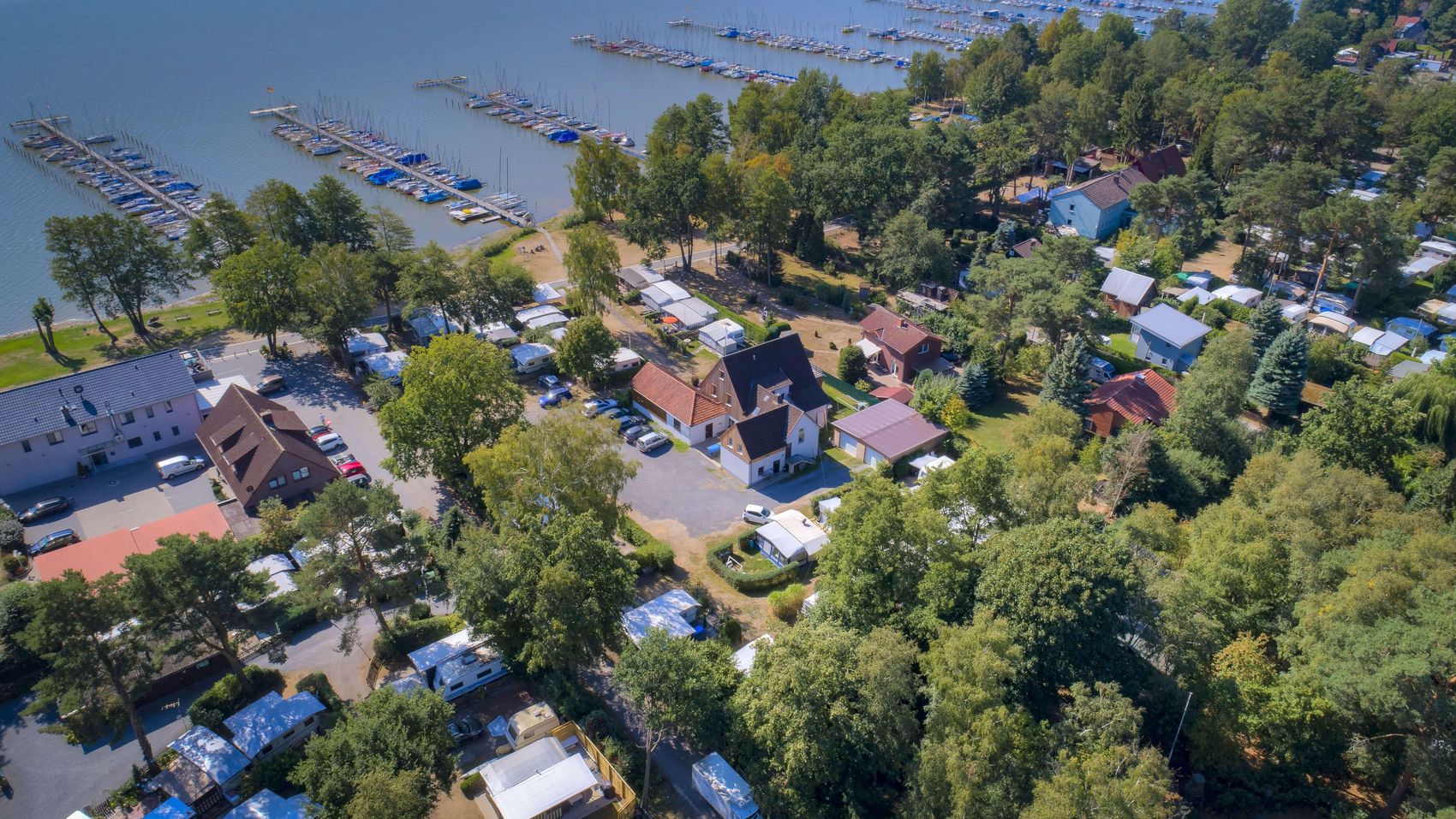 Uferweg Mardorf Am Uferweg in Mardorf gibt es Campingplätze, Ferienhäuser und Restaurants direkt am Steinhuder Meer