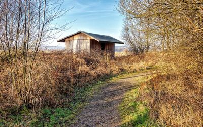 Beobachtungshütte im Naturpark Eine Voegelbeobachtungshütte im Meerbruch bei Winzlar