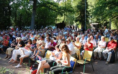 Kein Platz für Liebe 2 2009 Waldbühne Otternhagen Blick auf das Publikum 2009 Waldbühne Otternhagen