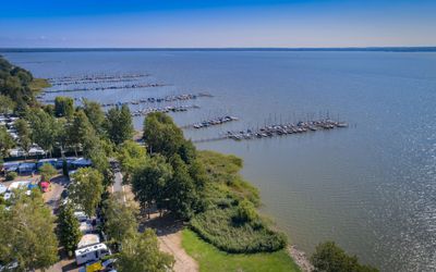 Campingplatz und Stege in Mardorf In Mardorf gibt es viele Stege mit Booten und Campingplätze